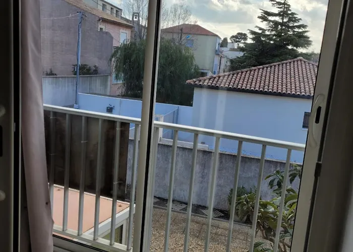 Emilie بالاروك ليه بان