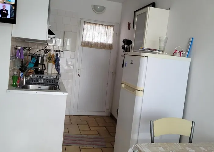 شقة Emilie بالاروك ليه بان